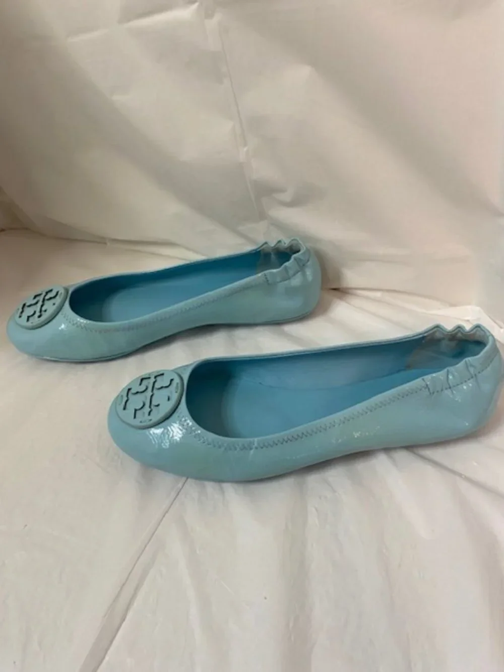Tory Burch Minnie Travel Ballet Flats –Light Blue Patent Leather, size 8M